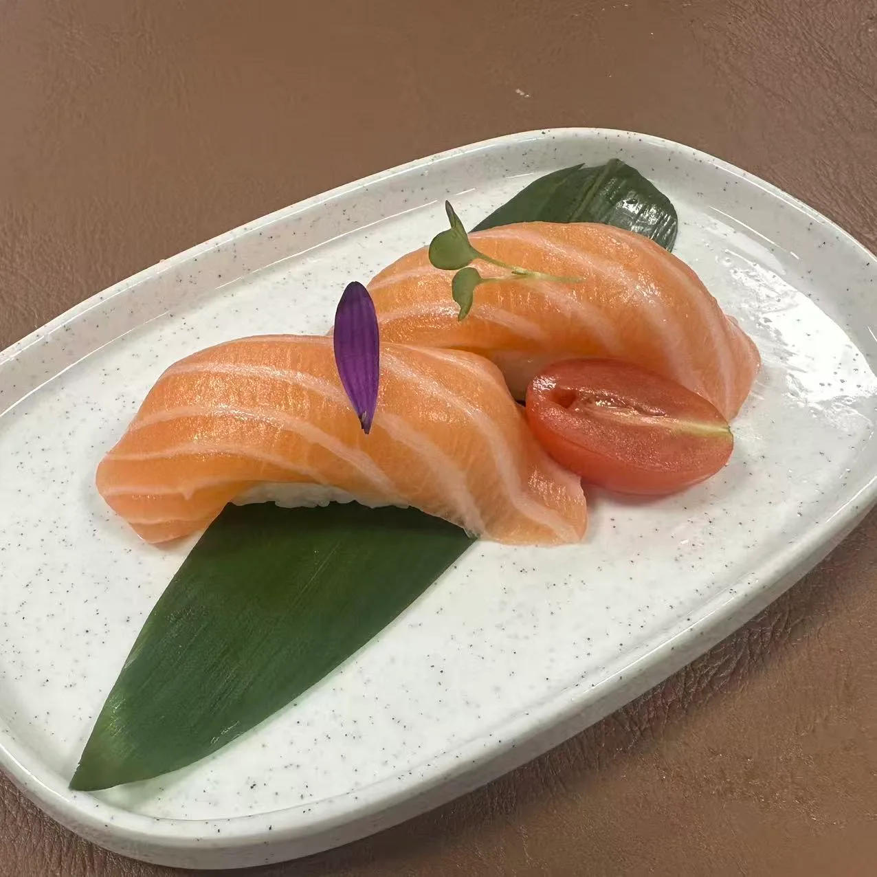 71.NIGIRI SALMON/2PZ