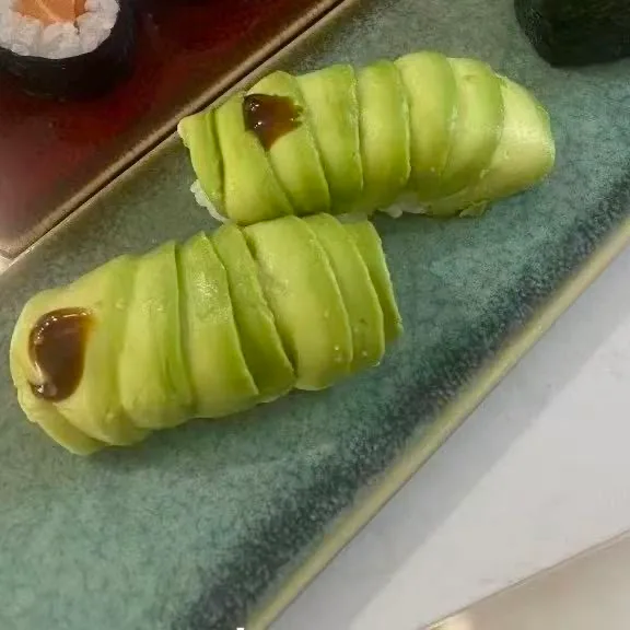 76.NIGIEI AGUACATE/2PZ