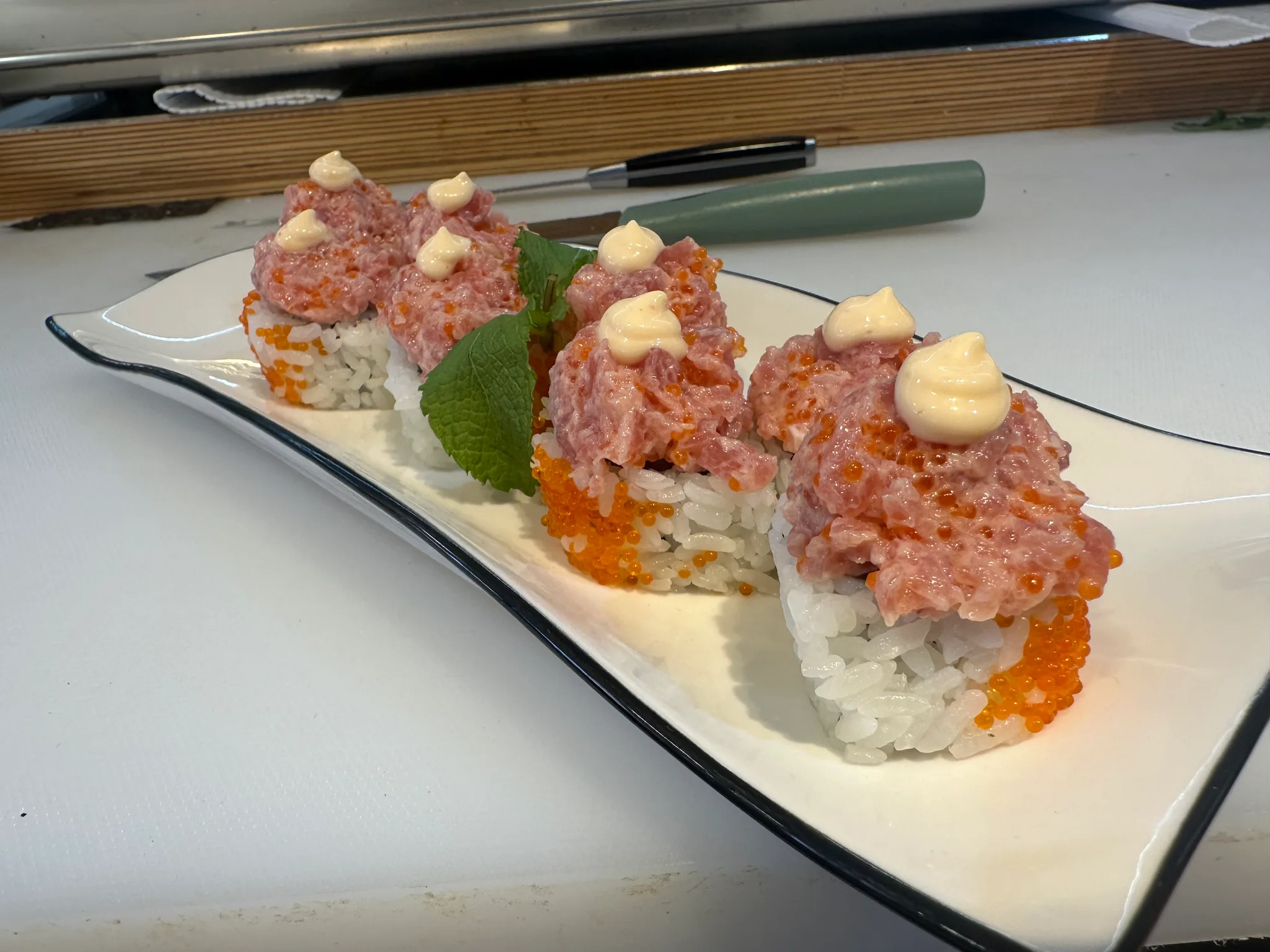 114.URAMAKI ATUN PICANTE